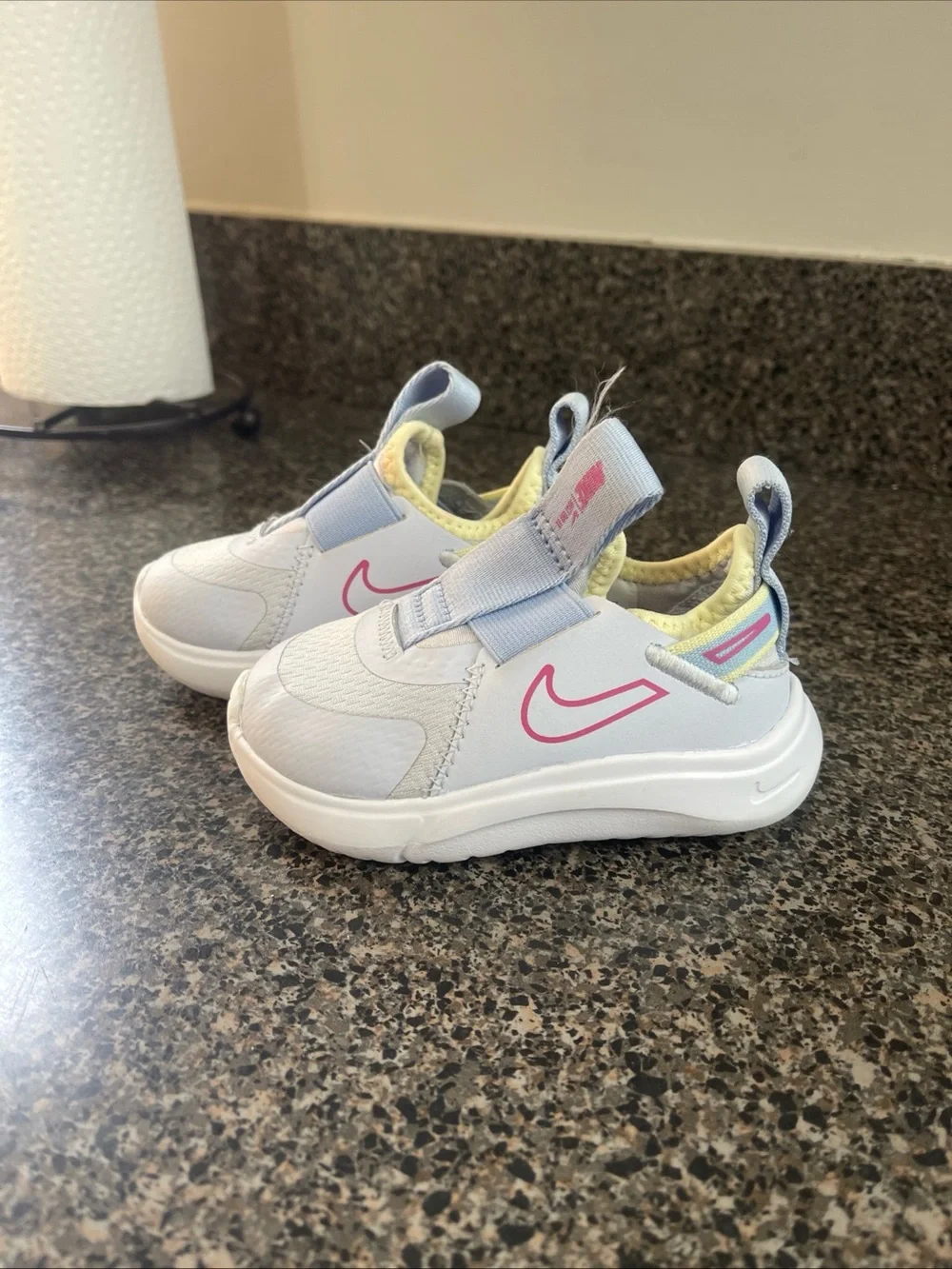 KIDS Nike Flex Running Shoes - Size 5C